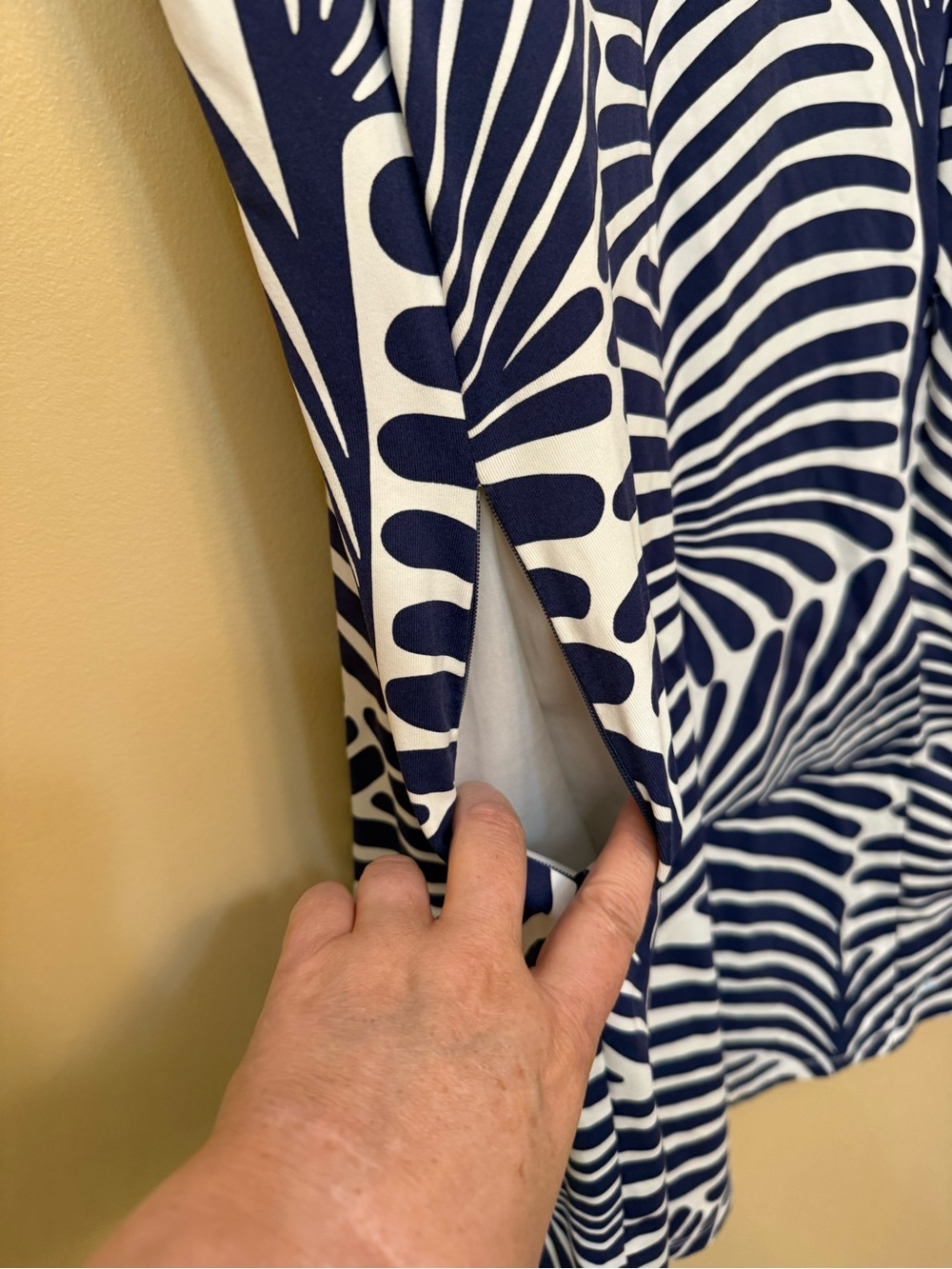 Sleeveless Navy and White Collared Midi Dress - Picture 5 of 8